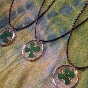 Handmade Real 4 Leaf Clover Necklace